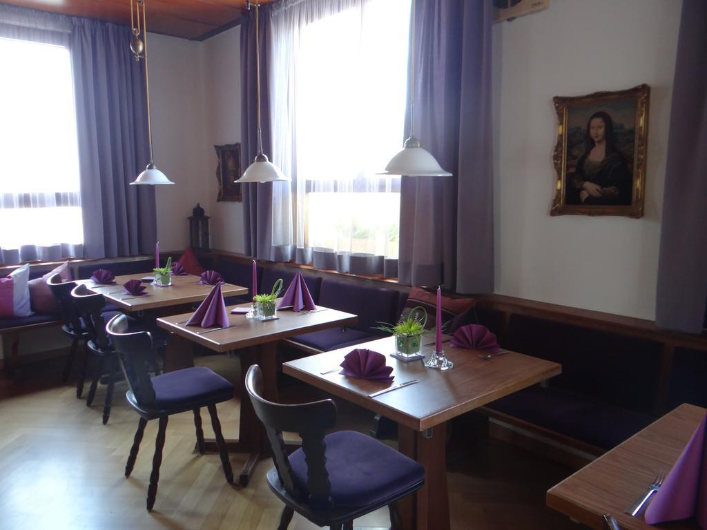 Hotel-Restaurant Zum Goldenen Hahnen ماركروننغن المظهر الخارجي الصورة